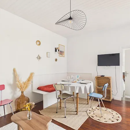 Holiday home Maison Pour 5 Avec Jardin, Proche Saint-Gilles-Croix-de-Vie